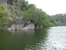 kew lom lake lampang